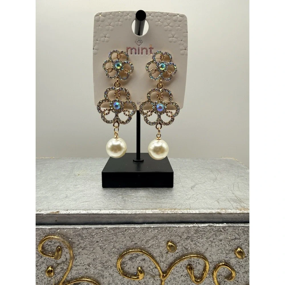 Mint Aurora Borealis Rhinestone Flower Drop Earrings Gold Tone Faux Pearl Statem